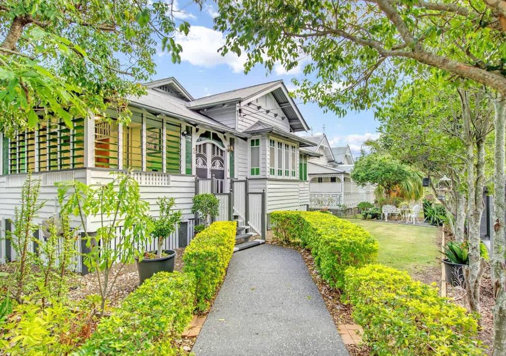 Sadliers Crossing House | Historic Character-filled Jade Cottage