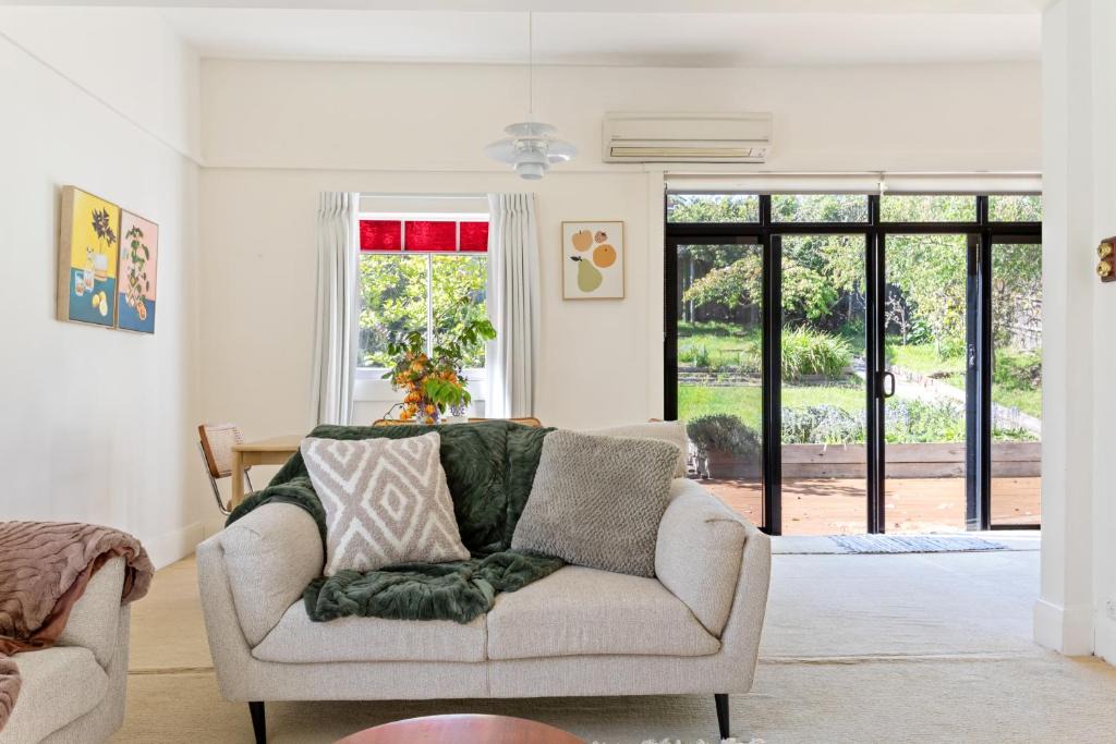East Launceston House | Hollybrooke Cottage, East Launceston