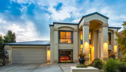 Highton Villa | Home in Highton