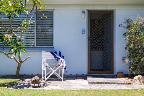 Brooms Head House | Honeysuckle Cottage - Oceanstays