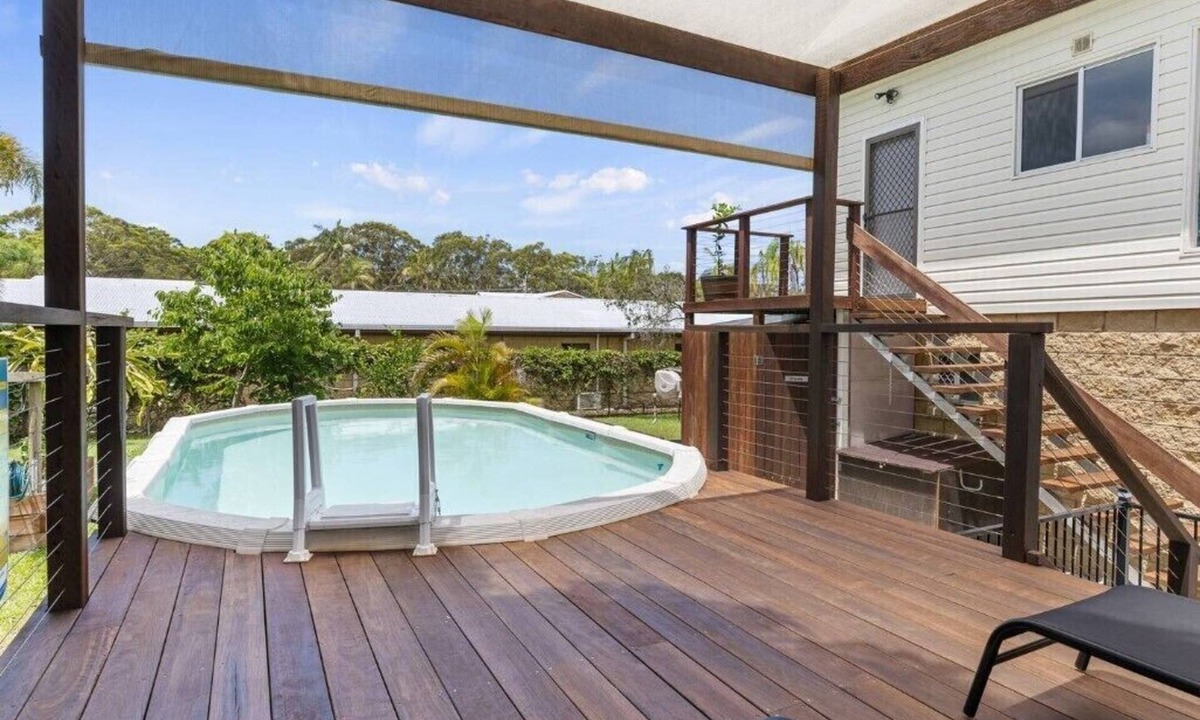 Tin Can Bay House | Hook Wine and Sinker