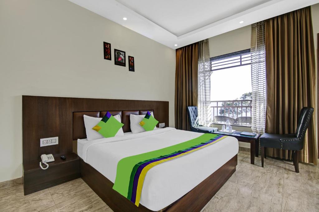 Shimla Hotel | Hotel Crosswinds West