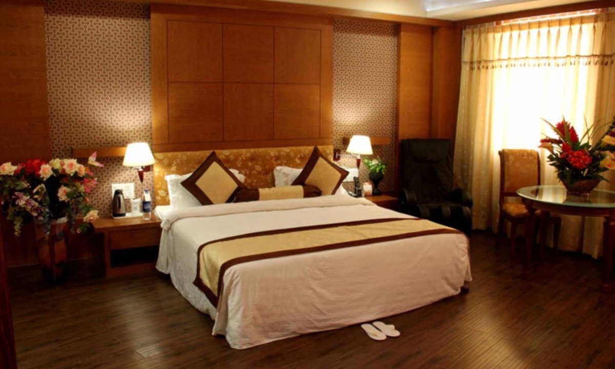 Bilaspur Hotel | Hotel East Park