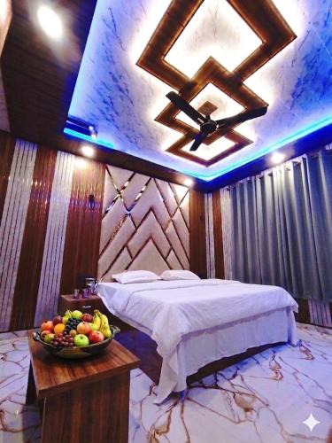 Srinagar Hotel | HOTEL FABULOUS KASHMIR, Dal lake