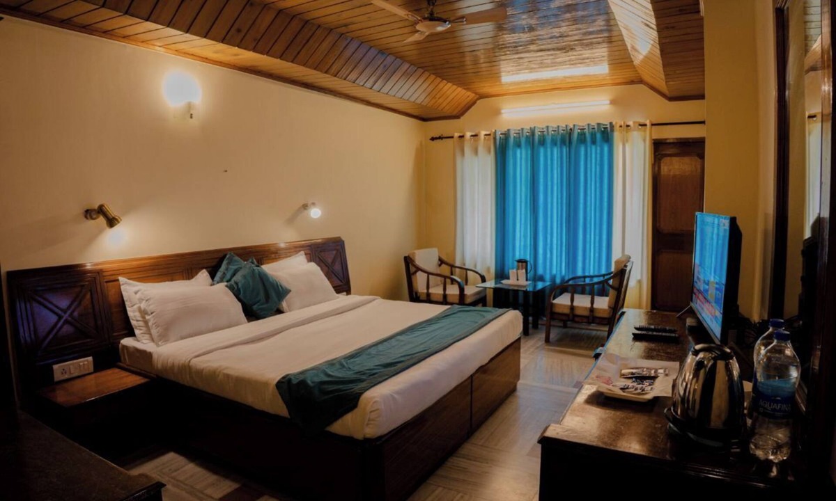Kandaghat Hotel | Hotel Falcon Crest