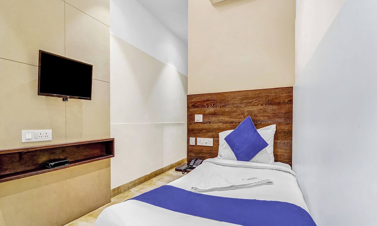 Ram Nagar Cabin | Hotel Karpagam Lodging house