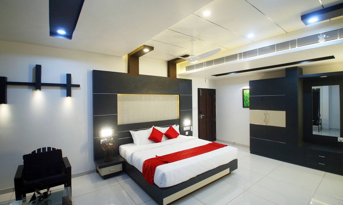 Kakkanchery Hotel | Hotel Le Moshe Inn