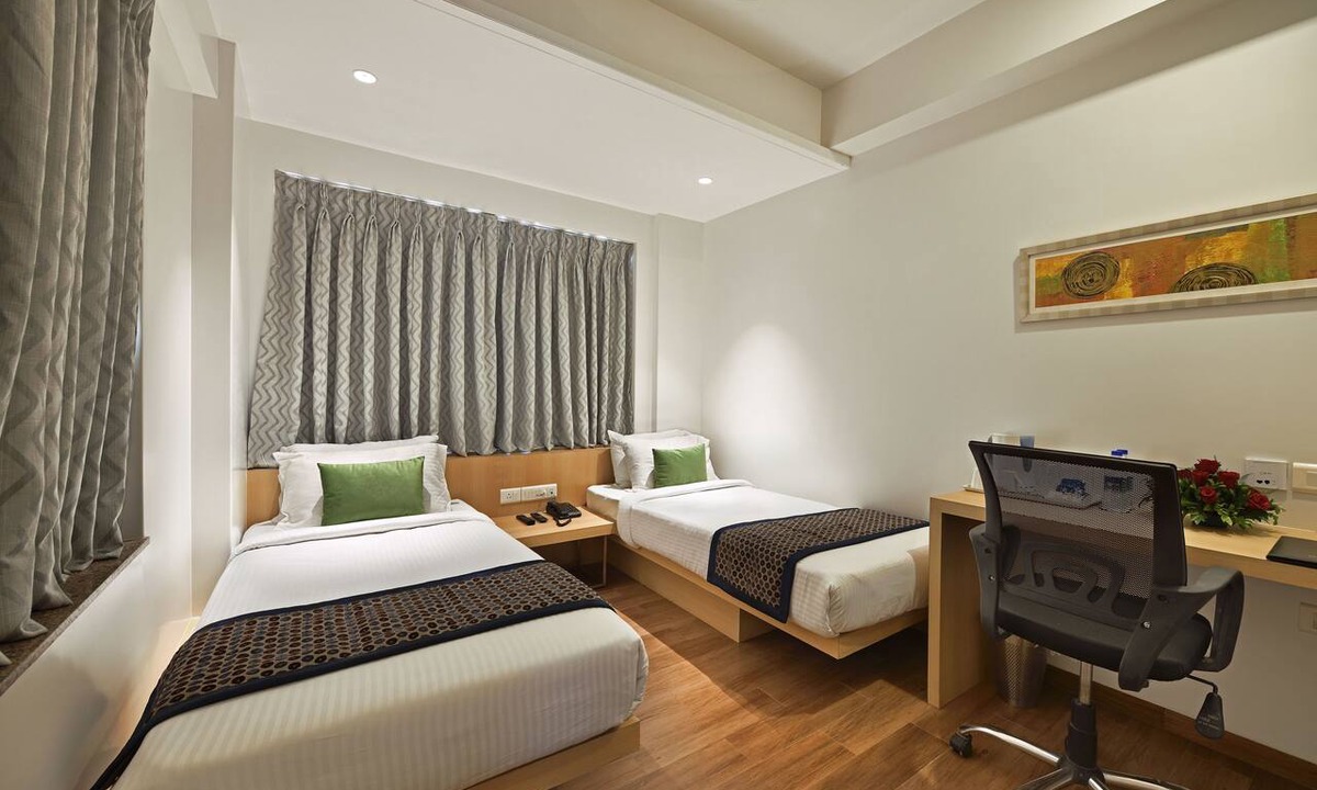 Sakinaka Hotel | Hotel Leafio Marigold Marol