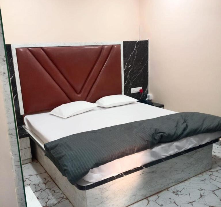 Brahmapur Hotel | Hotel Moonland