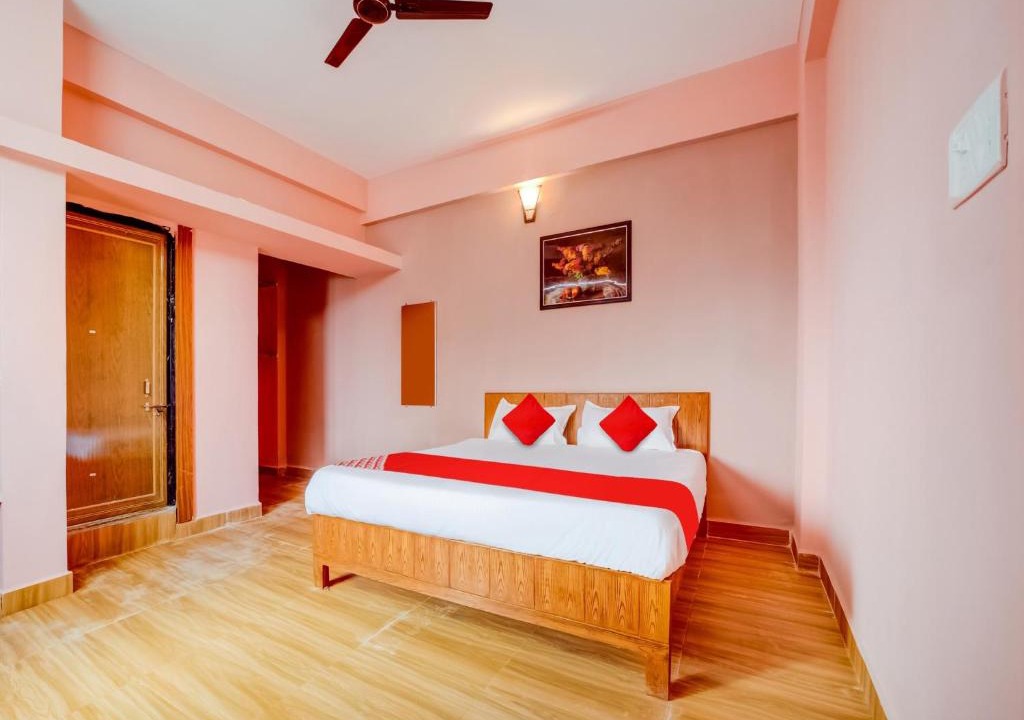 Bhopal Hotel | Hotel O Crown Square