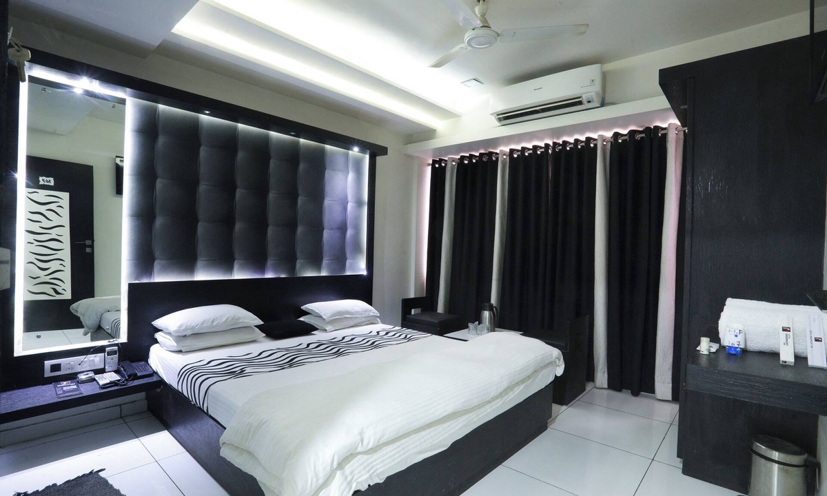 Rajkot Hotel | Hotel Paramount Inn
