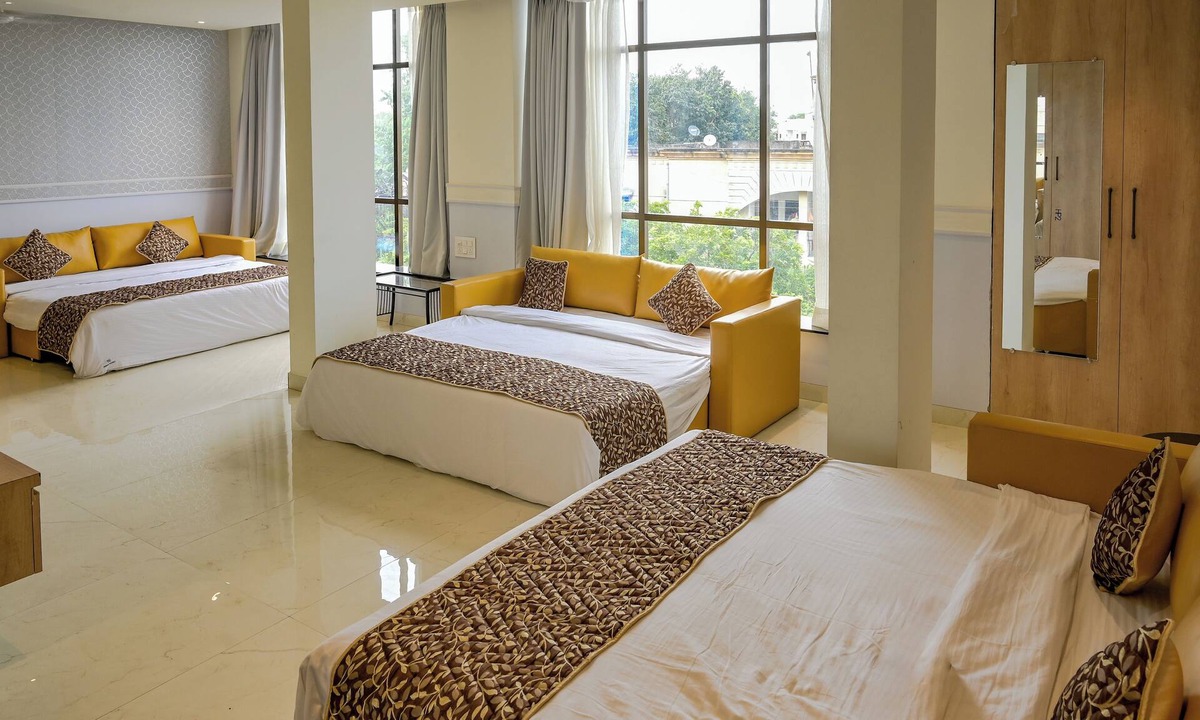 Wardha Hotel | Hotel Poonam Residency