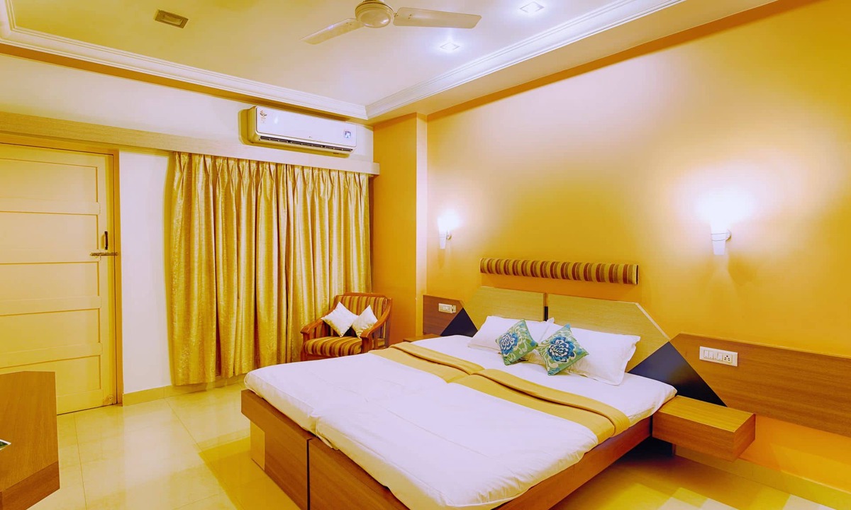 Kamalapur Hotel | Hotel Priyadarshini Classic