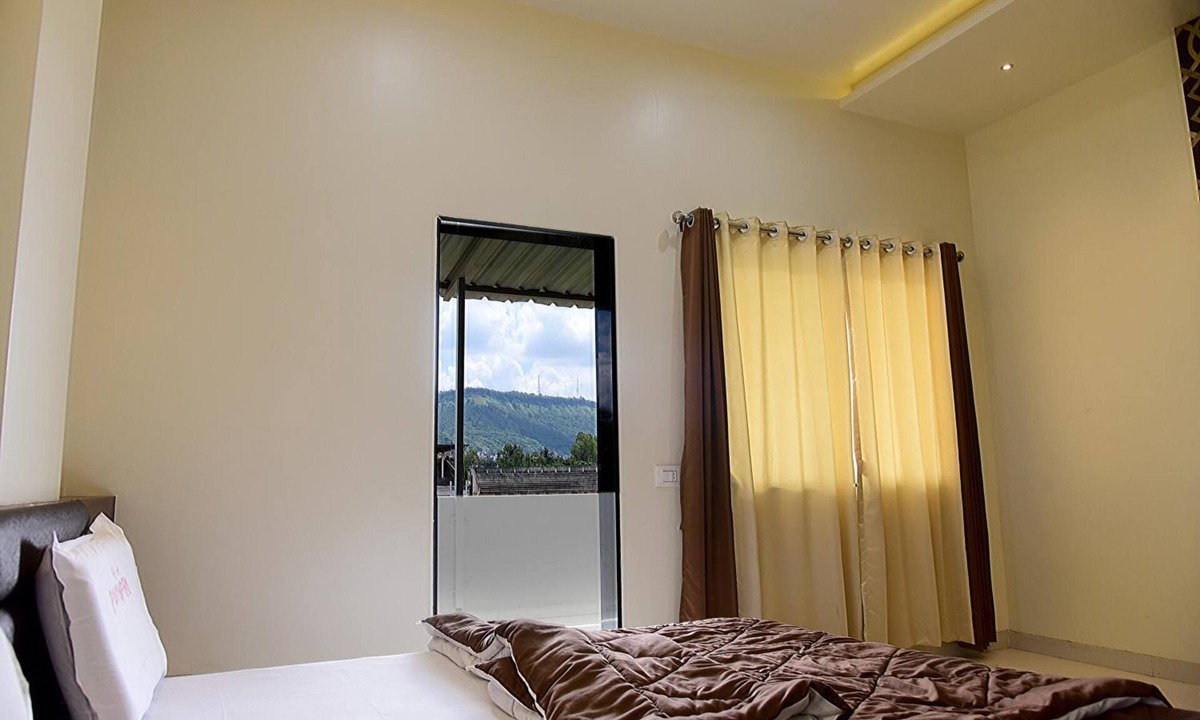 Satara Hotel | Hotel Pushpak Satara