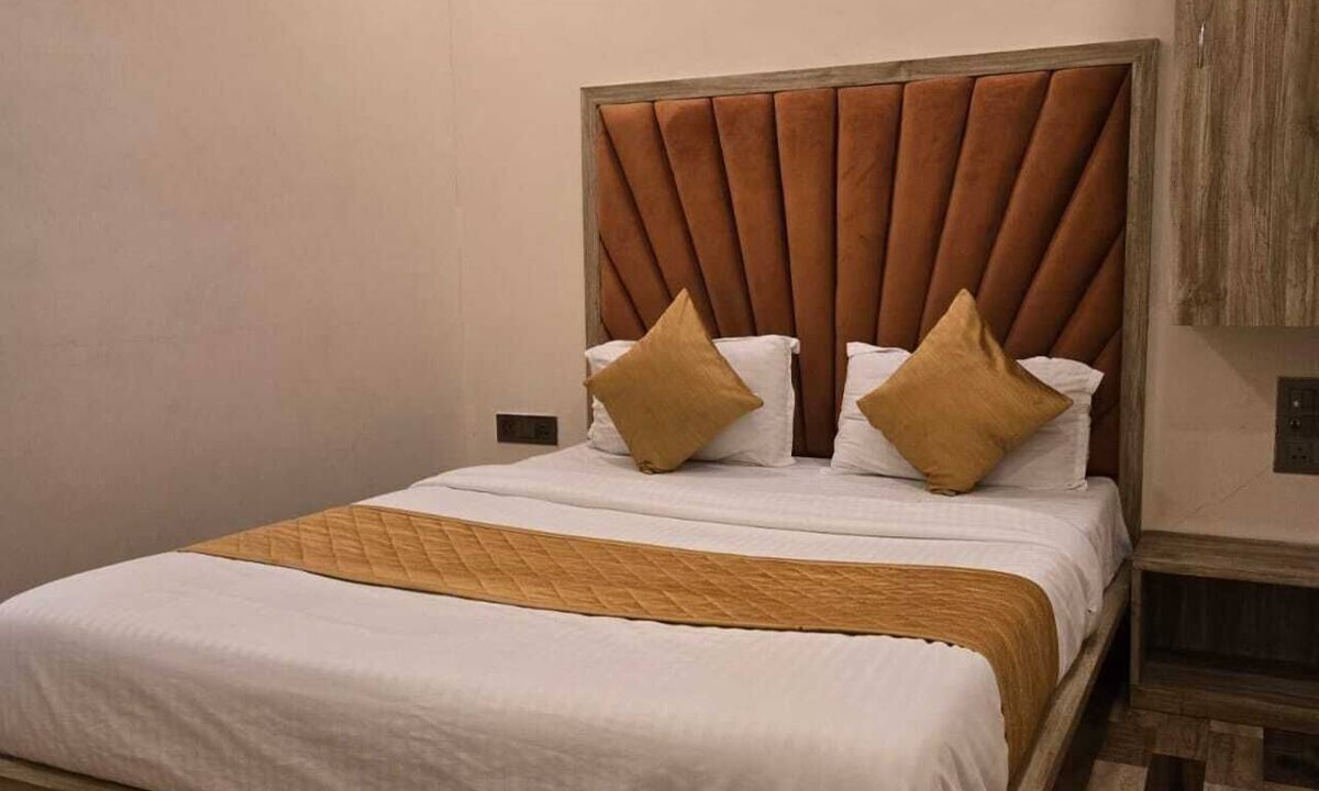 Kurla West Hotel | Hotel Royce BKC