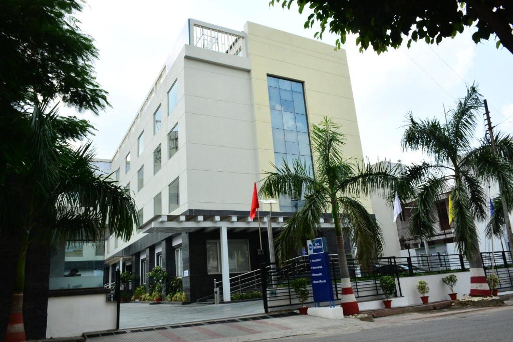 Gomti Nagar Hotel | Hotel Sagar Sona