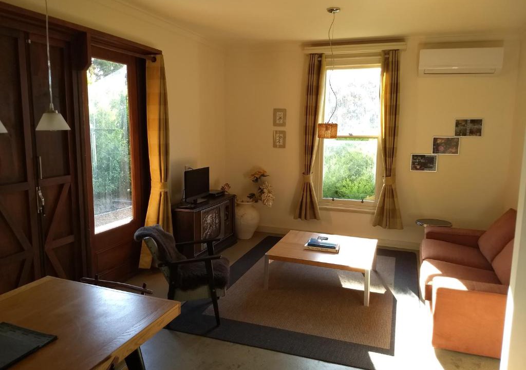 Wandering House | Hotham Ridge Estate
