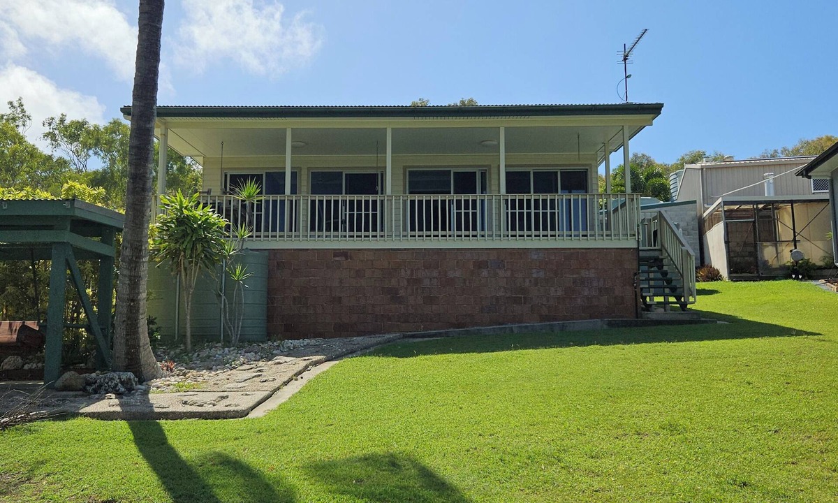 Southern Great Barrier Reef House | House at Gatcombe Heads, Facing Island