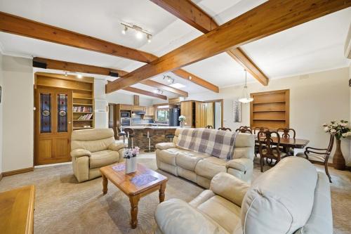 Clyde House | Huge 5 Bed Party House Pool, Renovated Tram, Bar