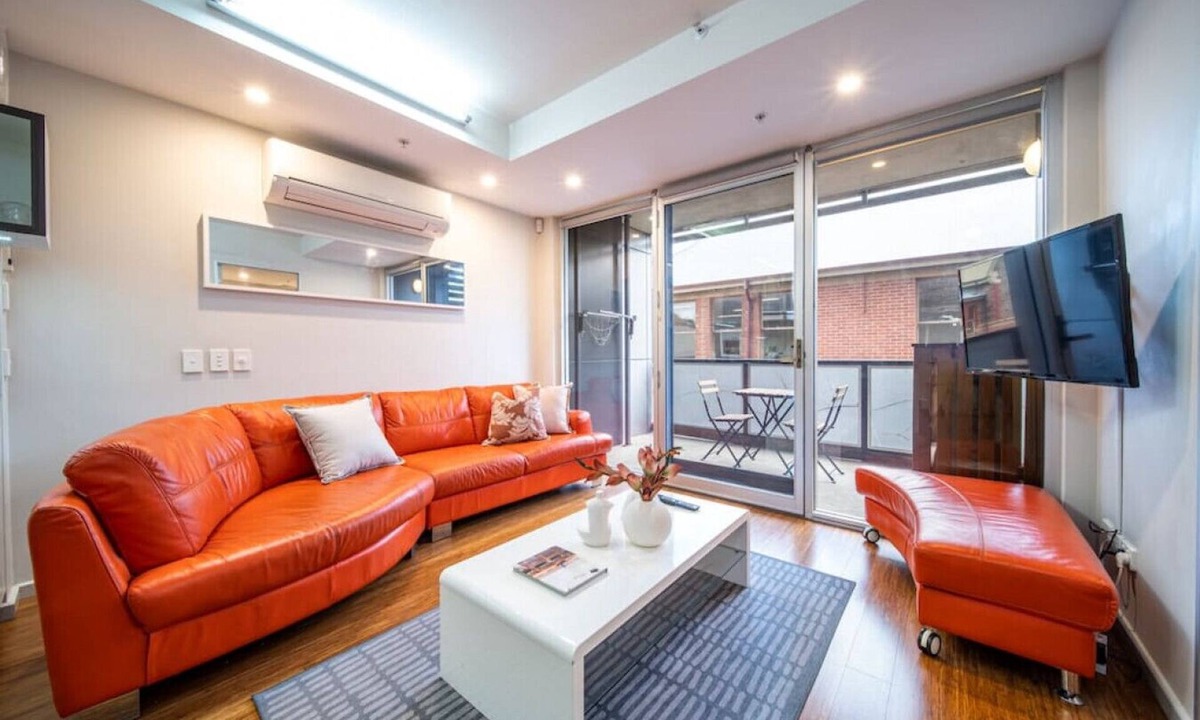 Adelaide Central Business District Apartment | Huttside - Comfortable CBD Stay near Parklands