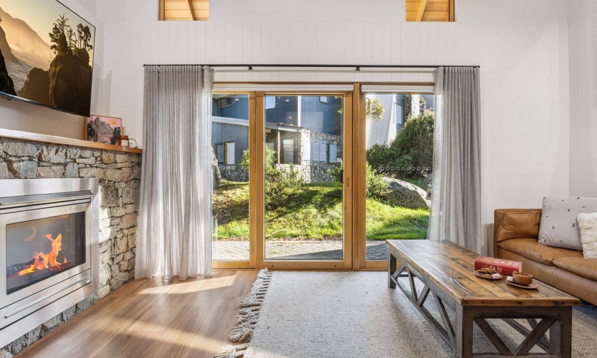 Thredbo Ski Chalet | Ice 3 a stylish ski chalet steps from the slopes