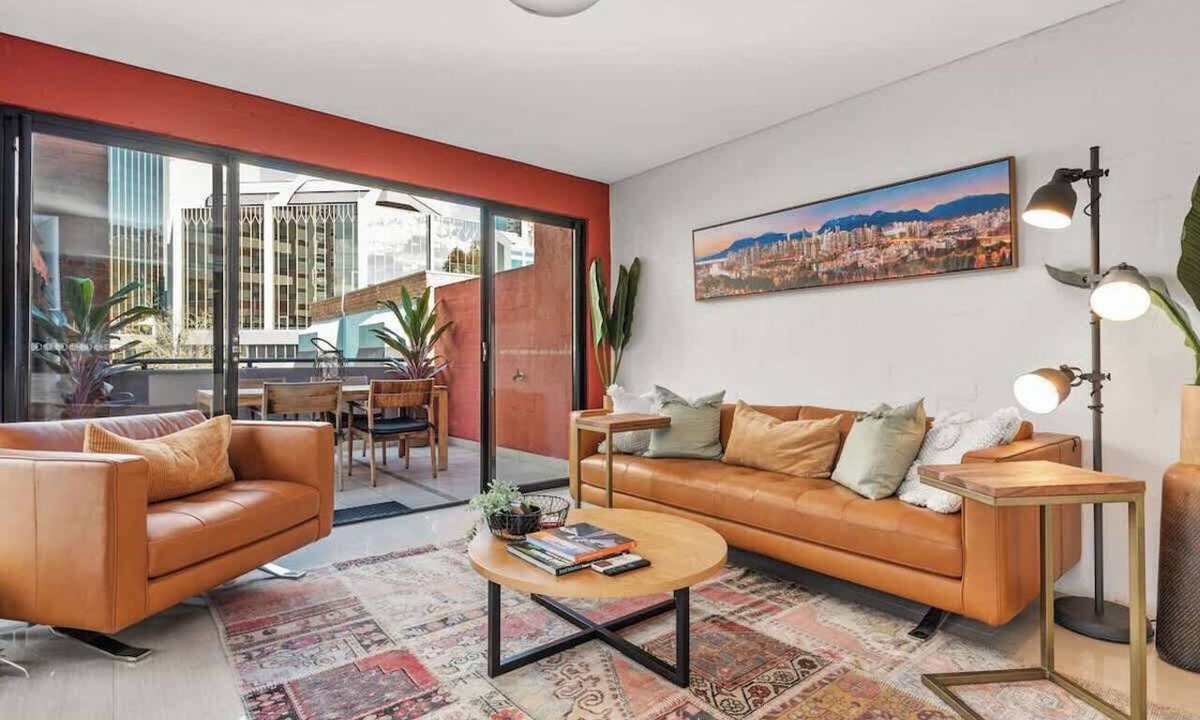 Spring Hill Apartment | Iconic Warehouse Apartment~CBDEdge~2Bed/2Bath/1Car
