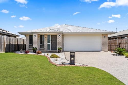 Eli Waters House | Ideal for Tradies and Nurses by Custom Bnb Hosting