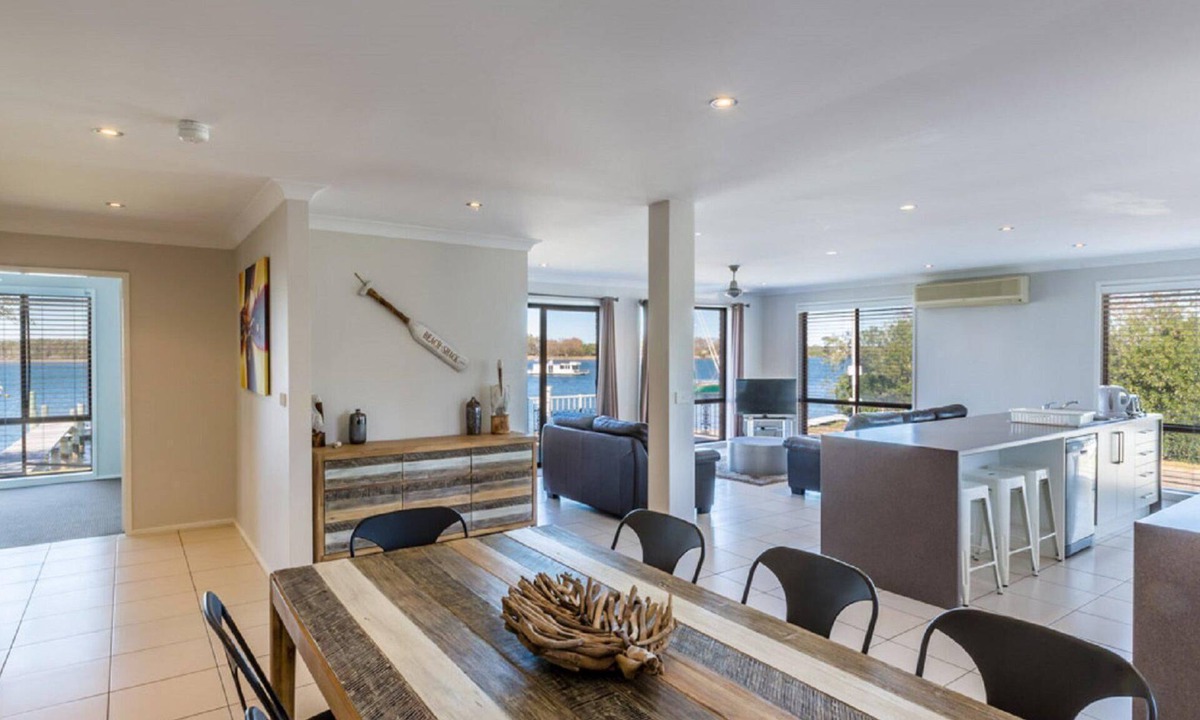 Shoalhaven Heads House | Iluka - Wake up to a water paradise