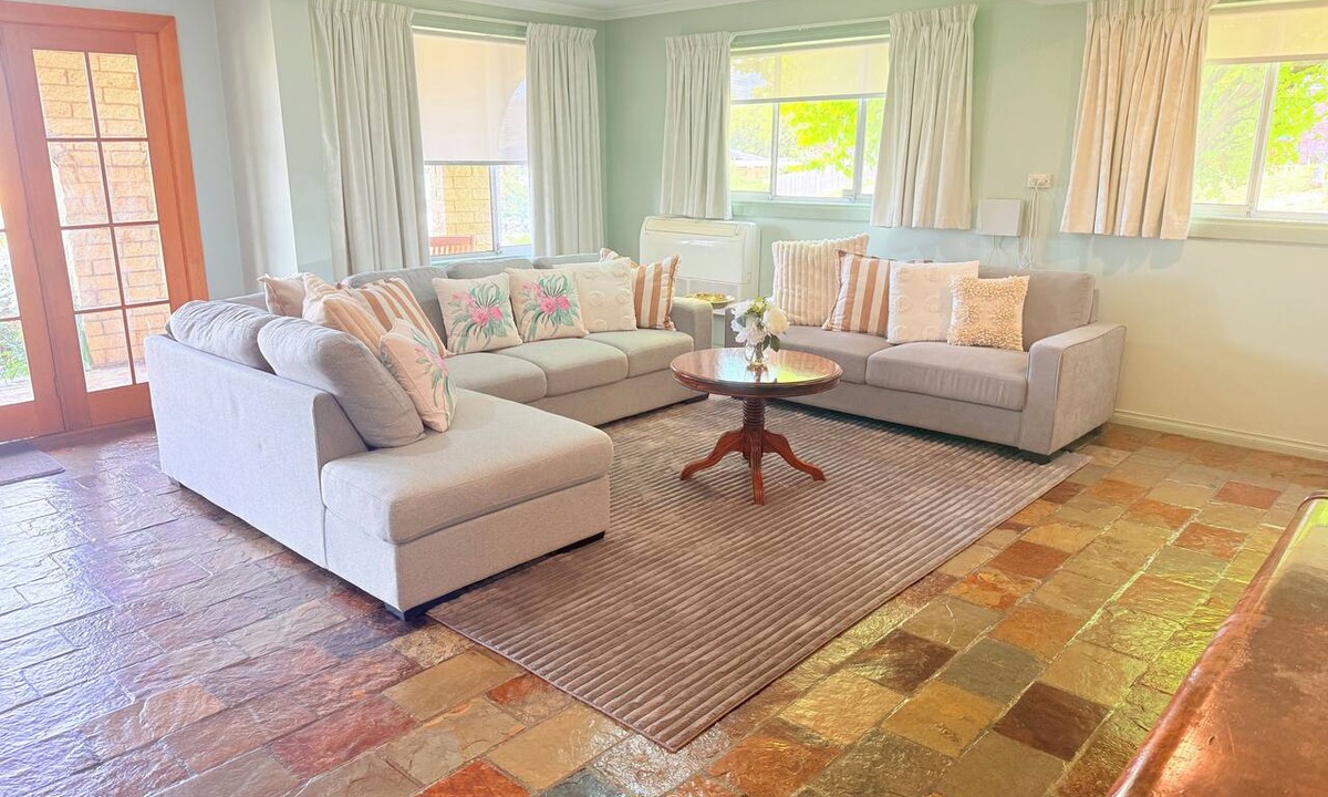 Lenah Valley Apartment | Immaculate Apartment in Lenah Valley, 4.5 KM’s to the Hobart CBD