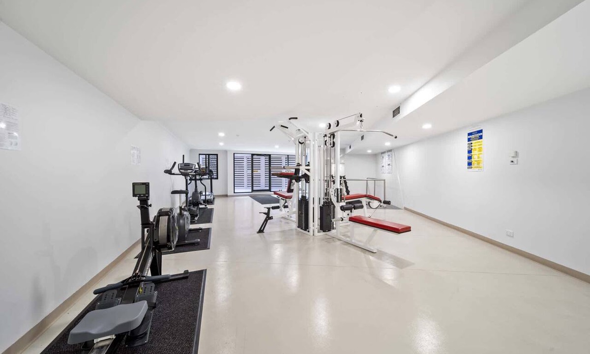 Braddon Apartment | Inner-City 2-Bed with Parking, Pool, Gym & BBQ