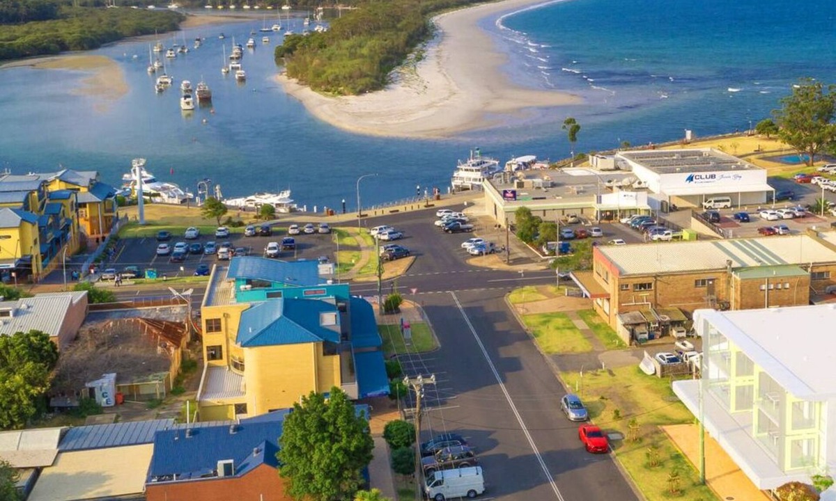 Huskisson Apartment | Ishtar Apartment 10 by Book Jervis Bay - Water Views