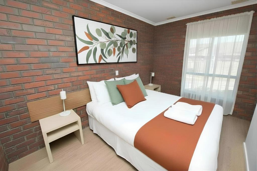 Swan Hill Hotel | Jacaranda Apartments