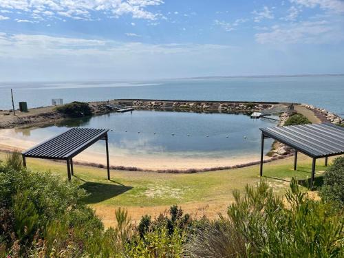Kingscote House | Jack's Tidal Pool Shack