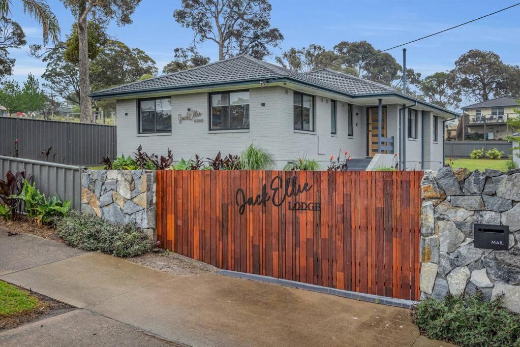 Eden House | JackEllie Lodge - Pets welcome