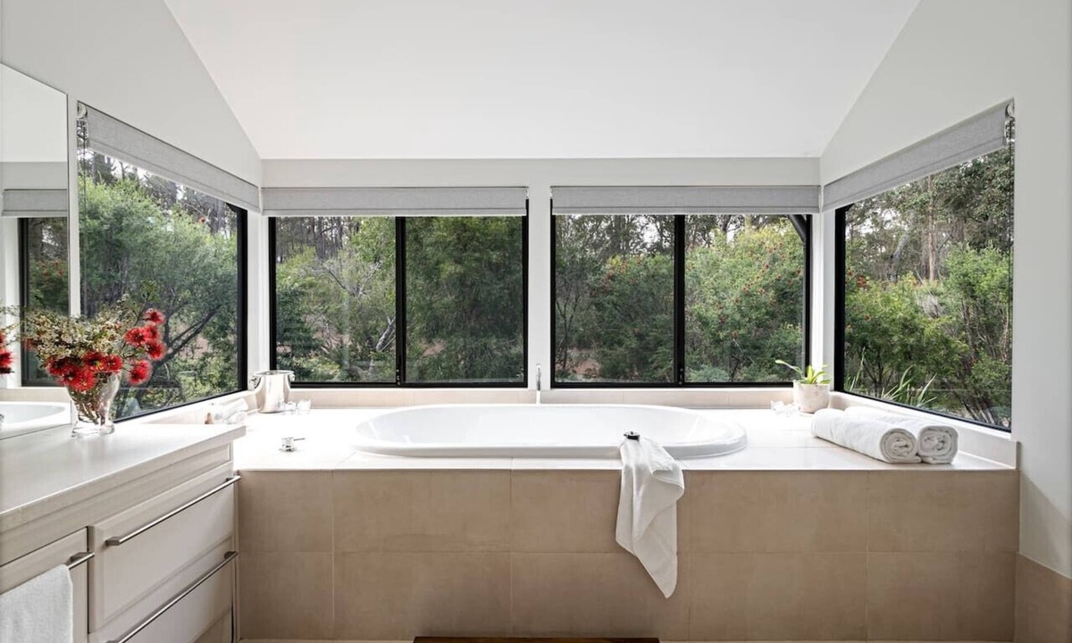 Rosa Glen Bed & Breakfast | Jarrah Grove Forest Retreat - Serenity Luxury Chalets