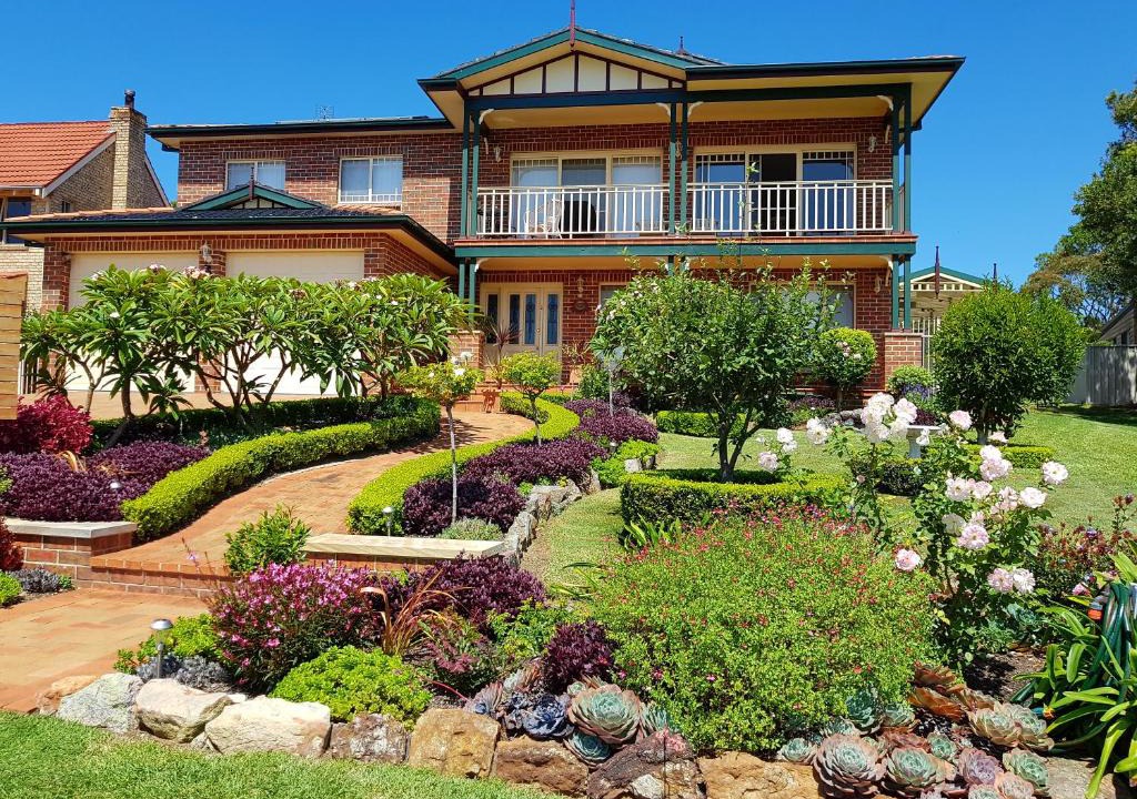 Vincentia House | Jervis Bay Blue - Vincentia