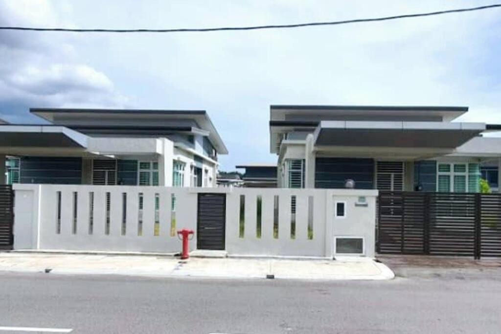 Taman Impian House | JOVIAL SingleStorey Bungalow 4Room10Pax `Alma