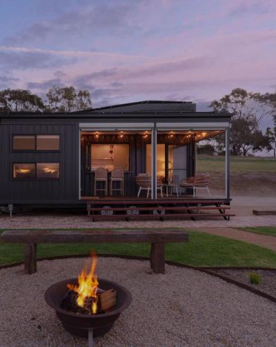 Willunga Apartment | Kalimna Tiny House. Views, Stars and Serenity in Willunga