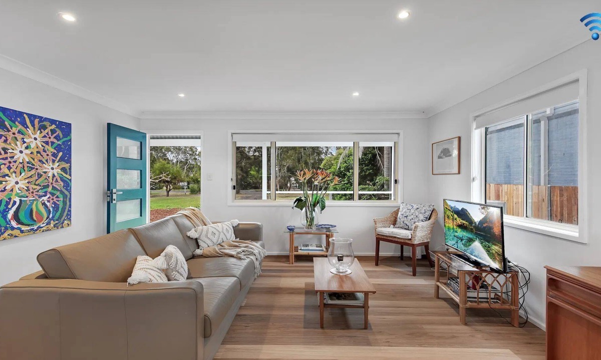 Culburra Beach House | Karinya – bright and cheerful beach cottage