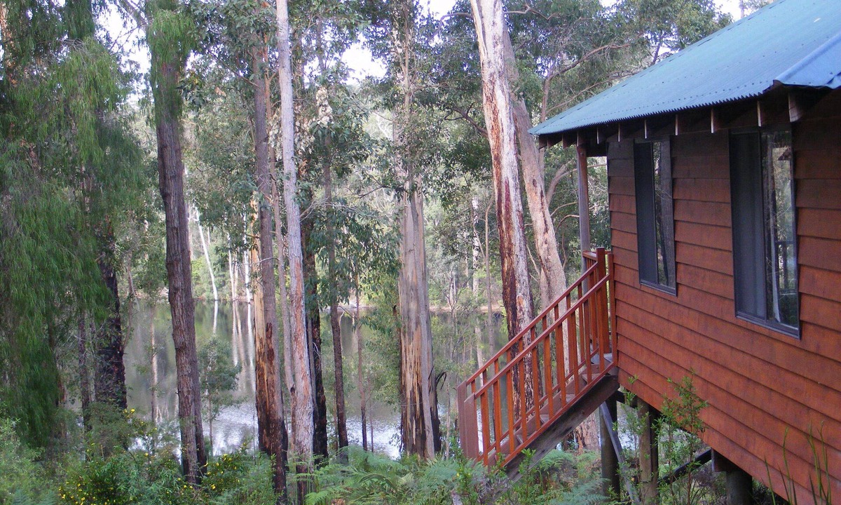 Quinninup House | Karri Lakeside