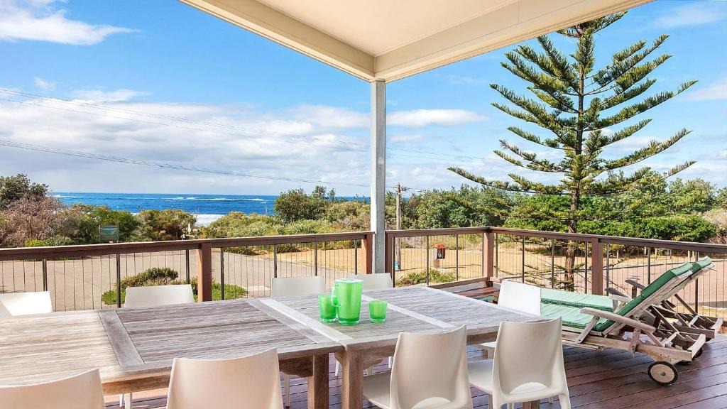Killcare House | Killcare Beach Abode with AC