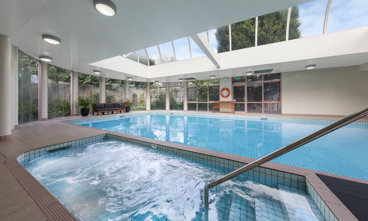 St. Kilda East Hotel | Kimberley Gardens Hotel & Serviced Apartments