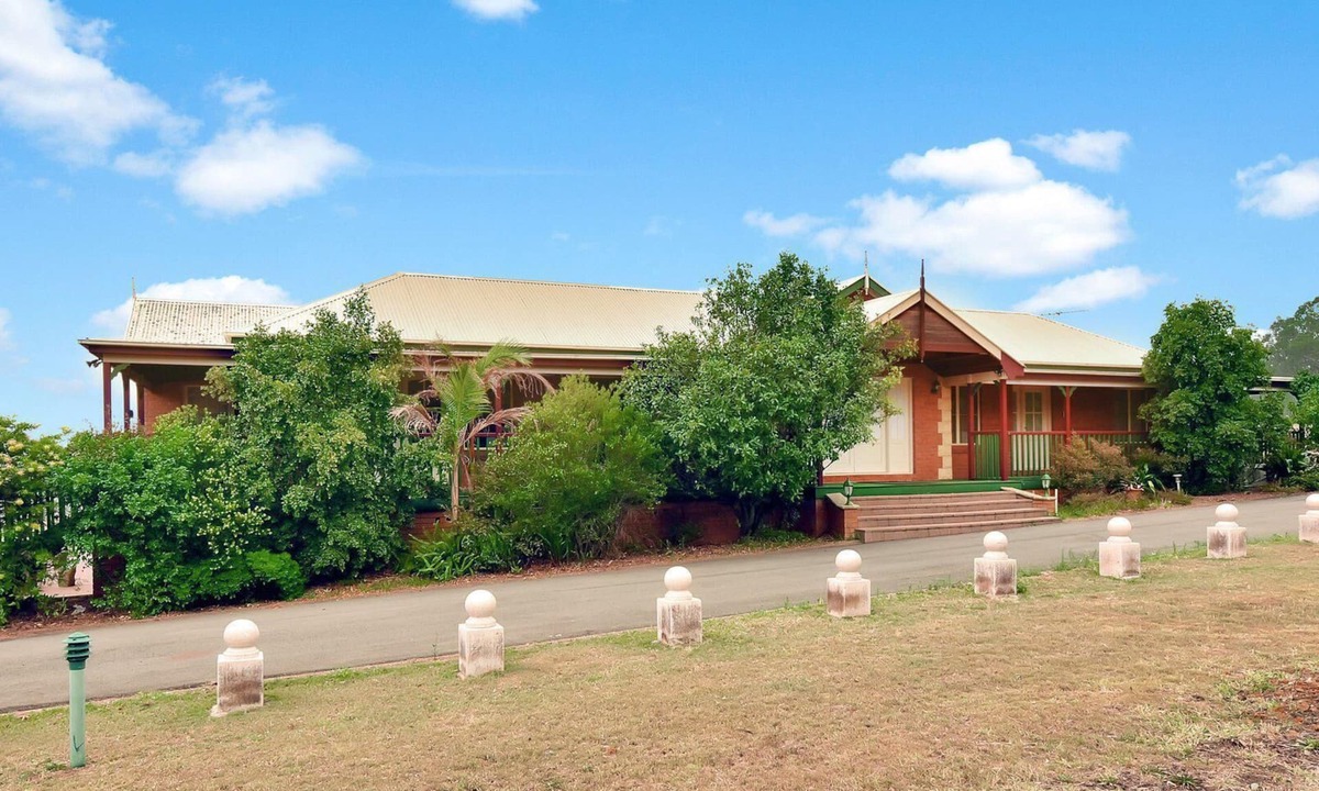Pokolbin Apartment | King 2 - close proximity to Bimbadgen and Hope Estate concerts