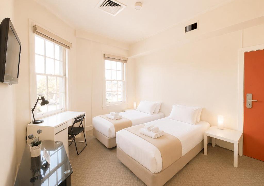 Melbourne Central Business District House | King St - Affordable Central City Room