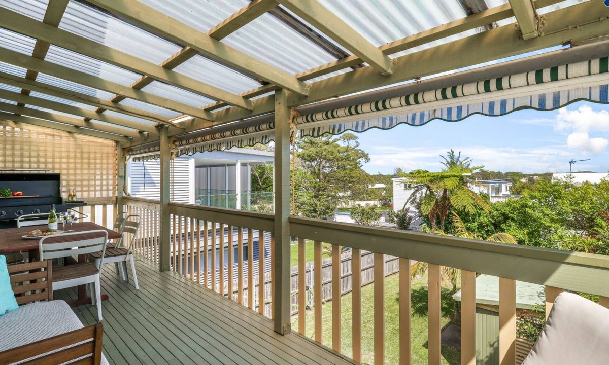Currarong House | King Stingray – double storey beach house with ocean views