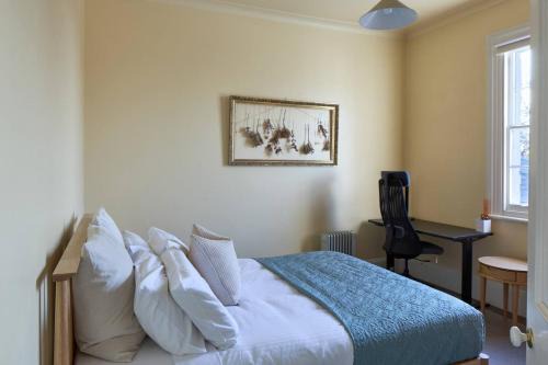 Fitzroy House | King William Terrace - Classic Fitzroy Style