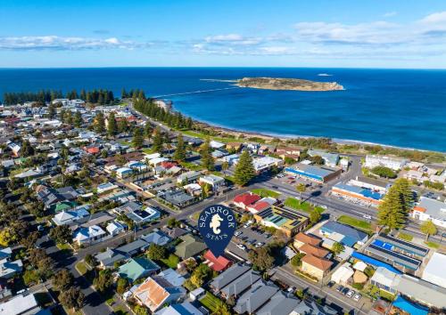 Victor Harbor House | Kingsford Cottage Walk to Beach Dog Friendly