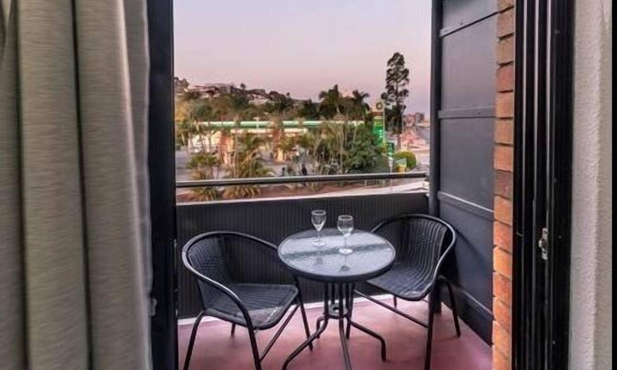 Hamilton Bed & Breakfast | Kingsford Riverside Inn
