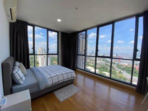 Kampung Kerinchi House | KL Gateway Penthouse by Cobnb - 10Pax