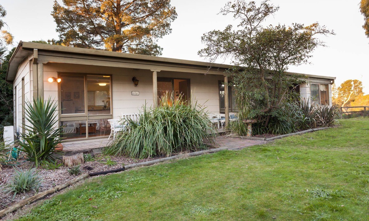 Langwarrin South Cottage | Kookaburra Cottage @ Kanturk Country Retreat